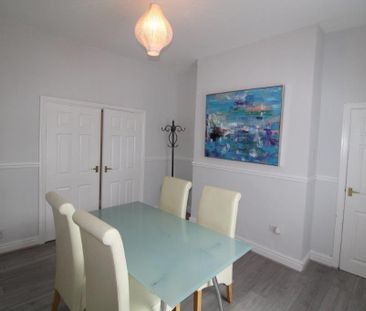 1 bedroom in a flat share to rent - Photo 2
