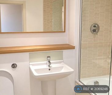 1 bedroom flat to rent - Photo 6