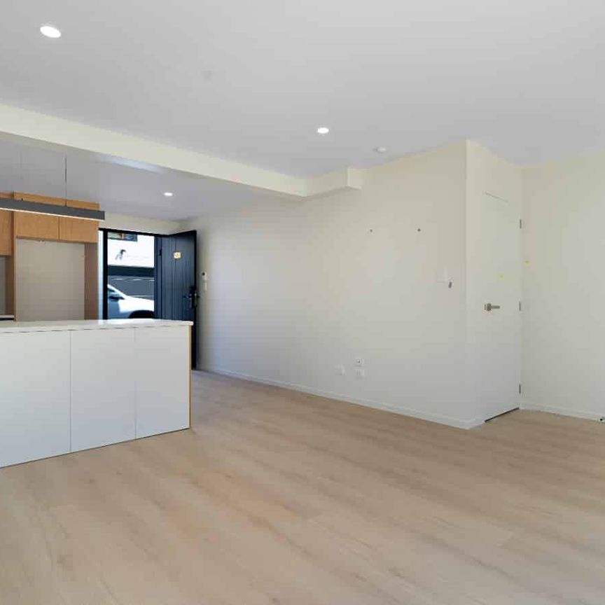 7/16 Hewlett Road, Massey - Photo 1