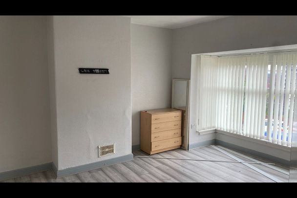 Room in a Shared House, Oakwood Road East, S60 - Photo 1