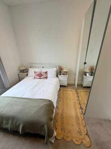 2 Bed Flat, Greyhound Road, W6 - Photo 2