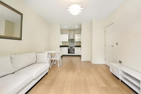 1 bedroom ground floor flat to rent - Photo 3