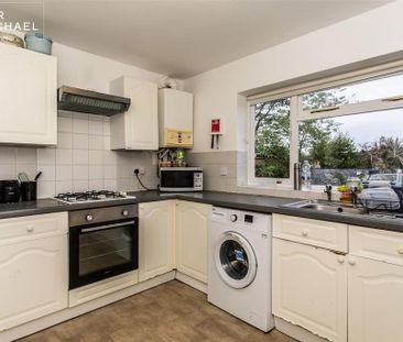 4 bedroom terraced house to rent - Photo 3