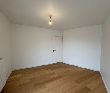 Modern gelijkvloers appartement met ondergrondse staanplaats in Eeklo. - Photo 4