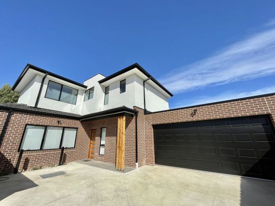 Brand New 3-Bedroom Home in Prime Werribee Location - Photo 1