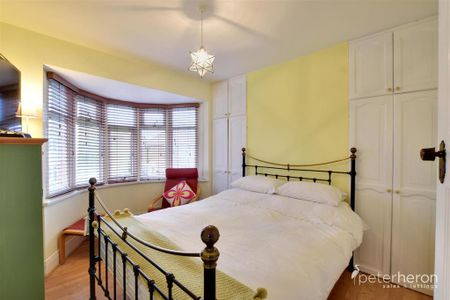 3 bedroom semi-detached house to rent - Photo 2