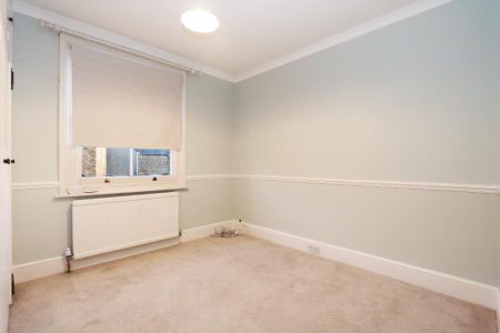 Weston Green, Thames Ditton, KT7 - Photo 3