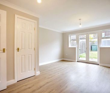 2 bedroom terraced house to rent - Photo 2