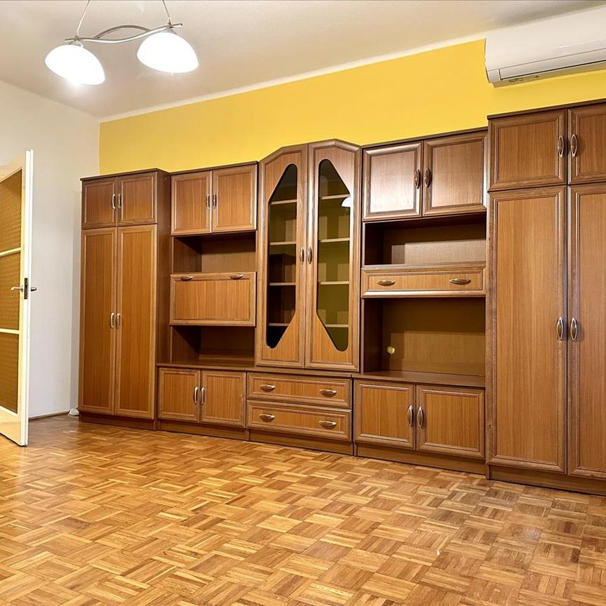 Kiadó átlagos állapotú lakás - Győr - Fotó 1