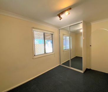 Cosy Three Bedroom Home, Gas cooking, WATER USAGE INCLUDED! - Photo 2