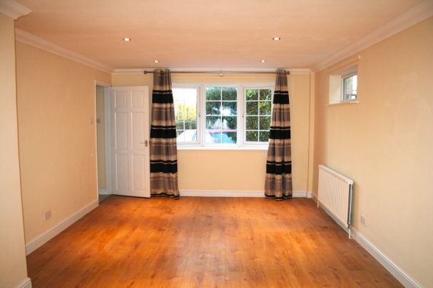 91 Hawkesbury - Photo 1