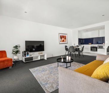 Fully Furnished 1-Bedroom Apartment with Ocean Glimpses – 1124/9 Fe... - Photo 1