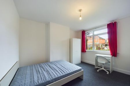 3 bedroom semi-detached house to rent - Photo 5