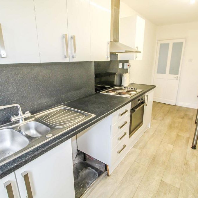 3 bedroom terraced house to rent - Photo 1