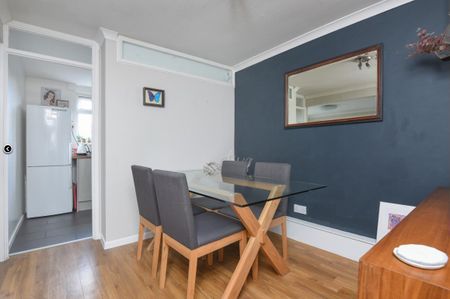 2 Bed Flat, Bedford Hill, SW12 - Photo 2