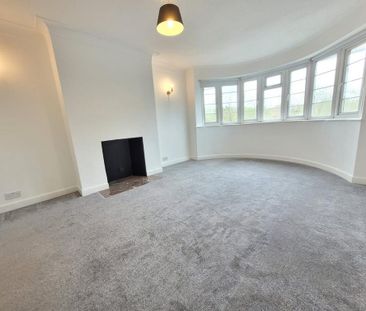 4 bedroom flat to rent - Photo 2