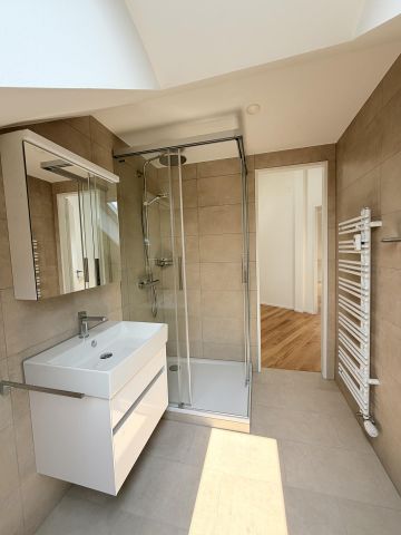 Wohnen auf 2 Ebenen – frisch renovierte 5.5-Zimmer-Maisonettewohnung - Photo 4