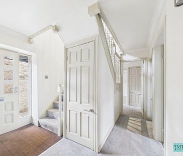 4 bedroom semi-detached house to rent - Photo 3