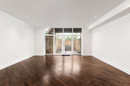 For Lease - 734 Huron Street Unit# Main Fl, Toronto, Ontario - Photo 5