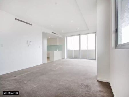 MGM MARTIN - LARGE THREE BEDROOM PENTHOUSE APARTMENT - Photo 4