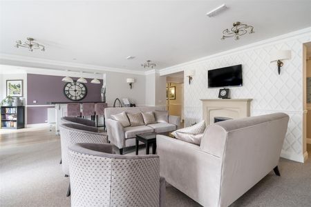 Astonia Lodge, Stevenage - Photo 3