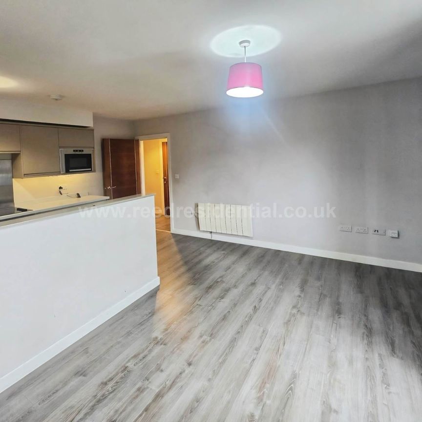 Leigh Road, Leigh On Sea - Photo 1