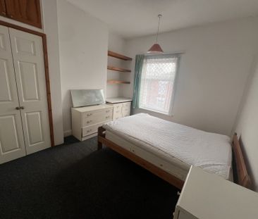Newnham Road, Coventry - - Photo 1