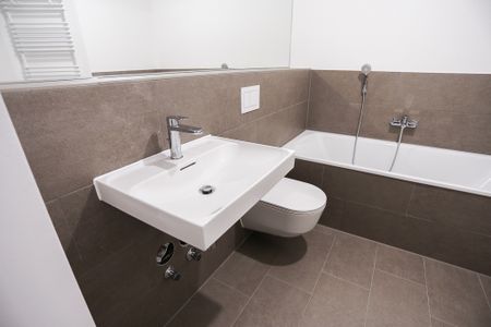 Großzügig Wohnen - 3-Zi.-Wohnung mit außergewöhnlichem Grundriss und repräsentativem Rundbalkon - Photo 2