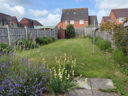 3 bedroom semi-detached house to rent - Photo 4