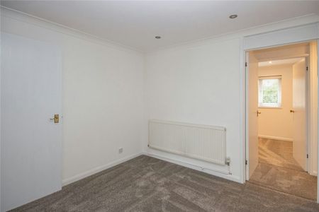 Yew Grove, Welwyn Garden City, Hertfordshire, AL7 2HY - Photo 3