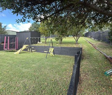 4 Blackwood Drive, Hampton Park VIC - Photo 2