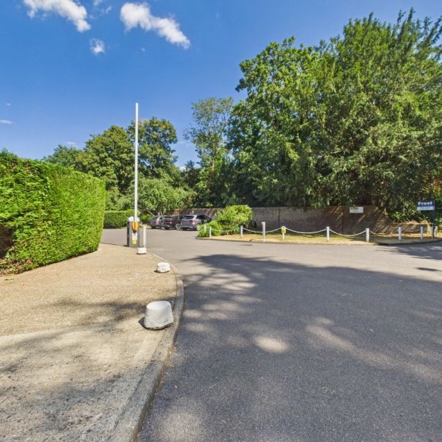 Hambleton, Burfield Road, Old Windsor,SL4 - Photo 1