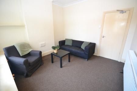 Beeston Road, Nottingham, NG7 - Photo 2