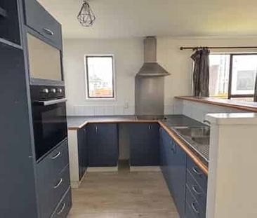 Ranui, 3 Bedroom - Photo 5