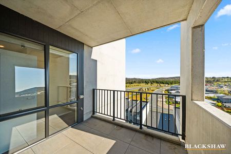 TOP FLOOR APARTMENT - Photo 5