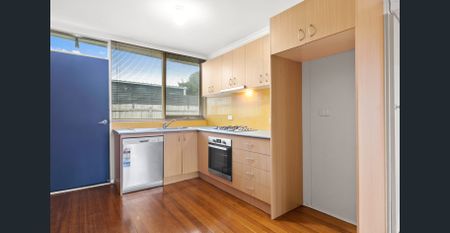 Low-maintenance beach lifestyle - Photo 3