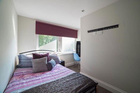 4 bedroom apartment to rent - Photo 3