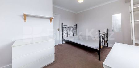 Split level 2 bed with modern kitchen mins to tube and park - Photo 2
