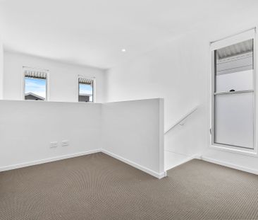 Brand-New Townhouse – Stylish, Modern & Ready to Move In! - Photo 1