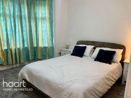 1 bedroom in a house share to rent - Photo 1