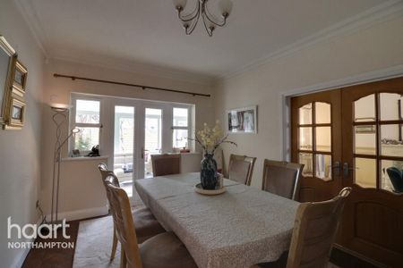 6 bedroom detached house to rent - Photo 4