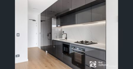 Luxurious 2 Bedroom unit - Panoramic Views - Photo 3