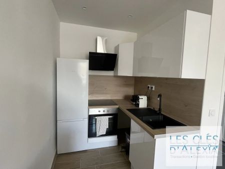 Location Appartement 2 pièces 33m² LYON 2ème - Photo 5