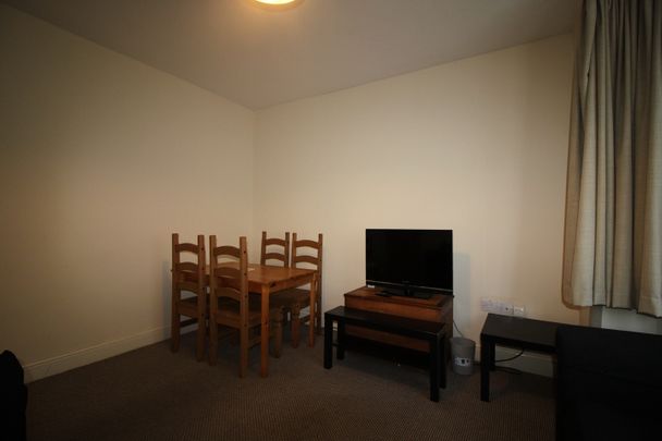 4 Bed Semi-Detached House, Burgess Road, SO17 - Photo 1