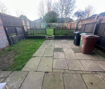 3 bedroom terraced house to rent - Photo 1