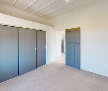 Takaro - 3 Bedrooms - Photo 5
