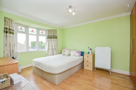 4 bedroom house - Photo 3