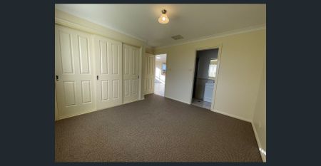 FOUR BEDROOM HOME IN EAST DUBBO - Photo 2