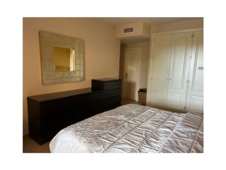 Luxury Flat for rent in Aloha, Marbella, Andalusia - Photo 2