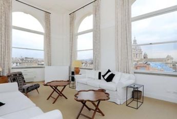 Attic-Spagna: 250mq. Duplex Penthouse located in 15th century Historical Building. Large double living room with fireplace, study, 3 bedrooms, 3 baths, spectauclar entertaining room with 360° views of antique Rome, rooftops and Cupoa’s. Ref #120
